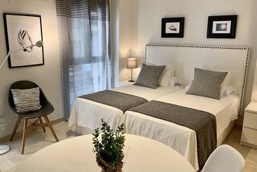 آپارتمان Europa House Lofts