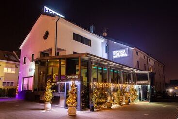 酒店 Royal Airport