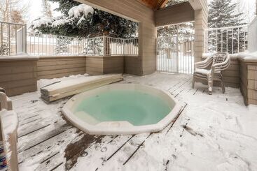 아파트 River Glen Condos By Crmr