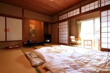 旅館 Kamiobo