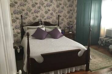 Riffles And Runs B & B