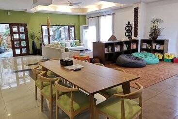 تختخواب و صبحانه Beachcastle & Sea View Villa