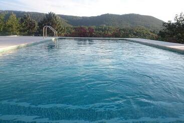 Отель Au Relais Provencal