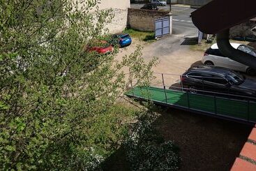 ホテル Hôtel Restaurant La Passerelle