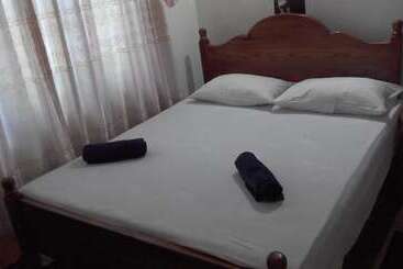 پانسیون Elephant Safari Lodge Sigiriya Junction