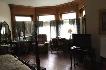 Aamiaismajoitus (B&B) Victorian Charm Inn