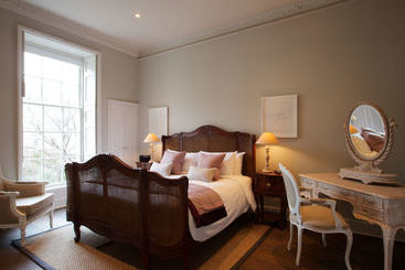 آپارتمان‌های توریست‌ها The Halcyon  Apartments, George Street