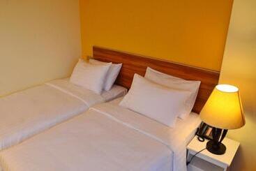 هتل The Grand View