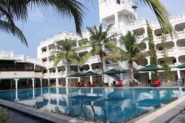 Aarya Grand Hotels & Resorts