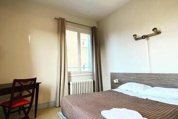 فندق Le Midi Clermont Cournon