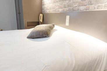 ホテル Logis Hôtel Vannes Nord Le Clos Des Hortensias