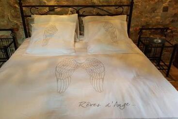 مبيت وإفطار Le Donjon Des Combes Et Son Spa