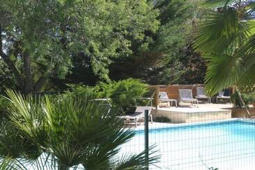 مبيت وإفطار Le Laou