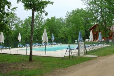 דירות לתיירים Maison De 2 Chambres Avec Vue Sur Le Lac Piscine Partagee Et Jardin Amenage A Lachapelle Auzac