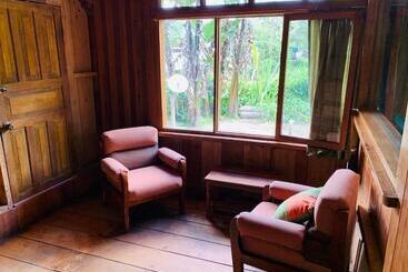 Herberge La Casa De Cecilia Mindo