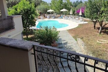 B & B Korello