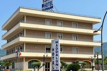 בית מלון כפרי Maddaloni