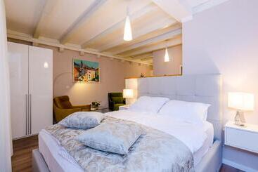 هتل Villa Flores Studio Apartment