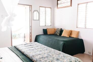 مبيت وإفطار Star Mountain Jungle Lodge Mal Pais, Santa Teresa