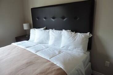 Wasaga Riverdocks Hotel Suites