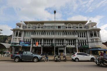 הוסטל Pop In Aonang