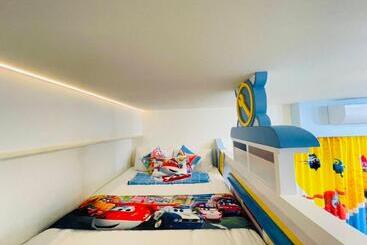 Aamiaismajoitus (B&B) 芹菜芋頭親子民宿