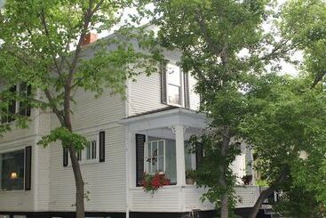 בית מלון כפרי Charles Street Holiday Home