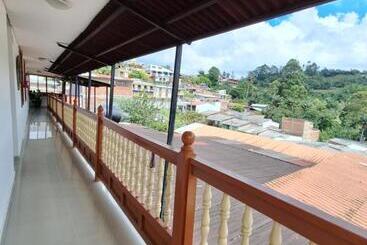 호텔 Hostal Casa De Vicente