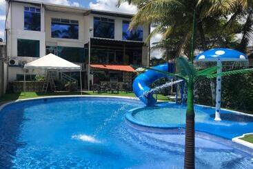 Hotel La Cascada   Lago Agrio