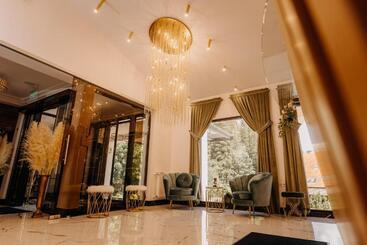 Отель Lacu Rosu