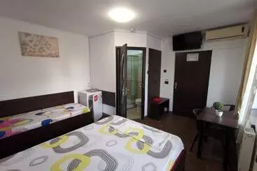 Joe Hostel