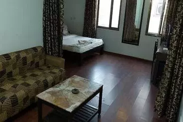 هتل Laxmi Villa Palace