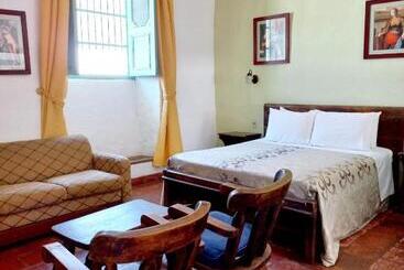 ホテル Mision Santa Barbara Rnt 4799