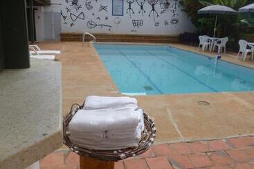 ホテル Mision Santa Barbara Rnt 4799