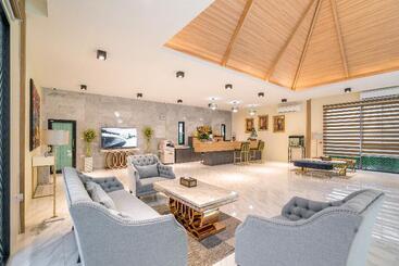 Rawayana West Villas & Kids Park