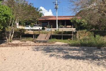 مسافرخانه Pousada Ponta De Pedras