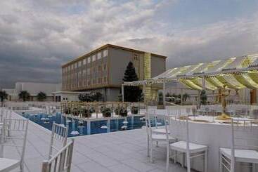 ホテル Azra Family