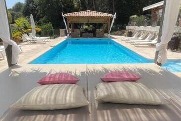 B&b Le Mas Du Galoubet