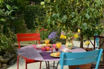 مبيت وإفطار Chez L Antiquaire