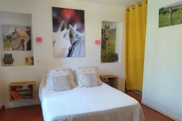 Aamiaismajoitus (B&B) Mas De Bellegou