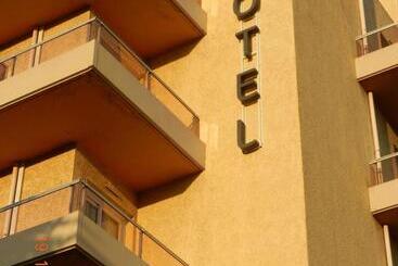 Отель Ibis Budget Menton Bord De Mer