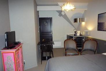 住宿加早餐  Chambres D Hôtes Castel Des Cèdres