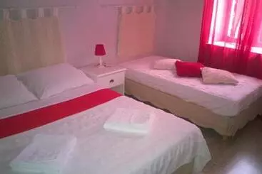 Aamiaismajoitus (B&B) Chambres D Hotes Les Chiens Verts, Jardin, Terrasse, Parking Privé