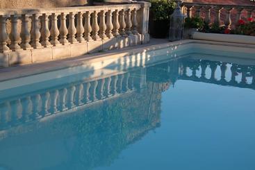 住宿加早餐  Le Petit Chateau   Tiffauges Proche Puy Dufou