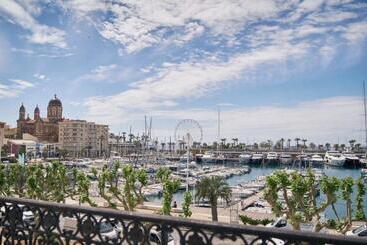 هتل Du Vieux Port