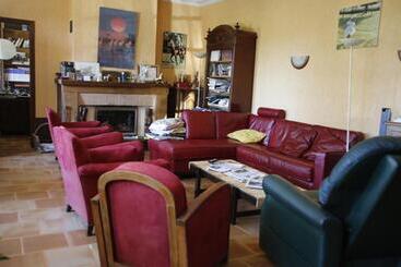 ベッドアンドブレックファースト Chambres D Hôtes La Maison Blanche