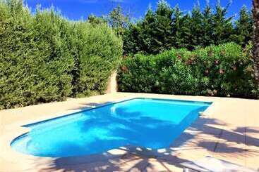 Bed & Breakfast Domaine De L'aufrene