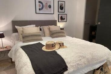 Aamiaismajoitus (B&B) Le Clos De La Chèvre Sud