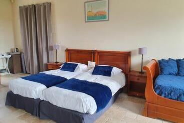 تختخواب و صبحانه Ferme De La Canardière