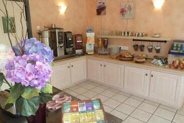 酒店 Hôtel La Colombiere Cantal